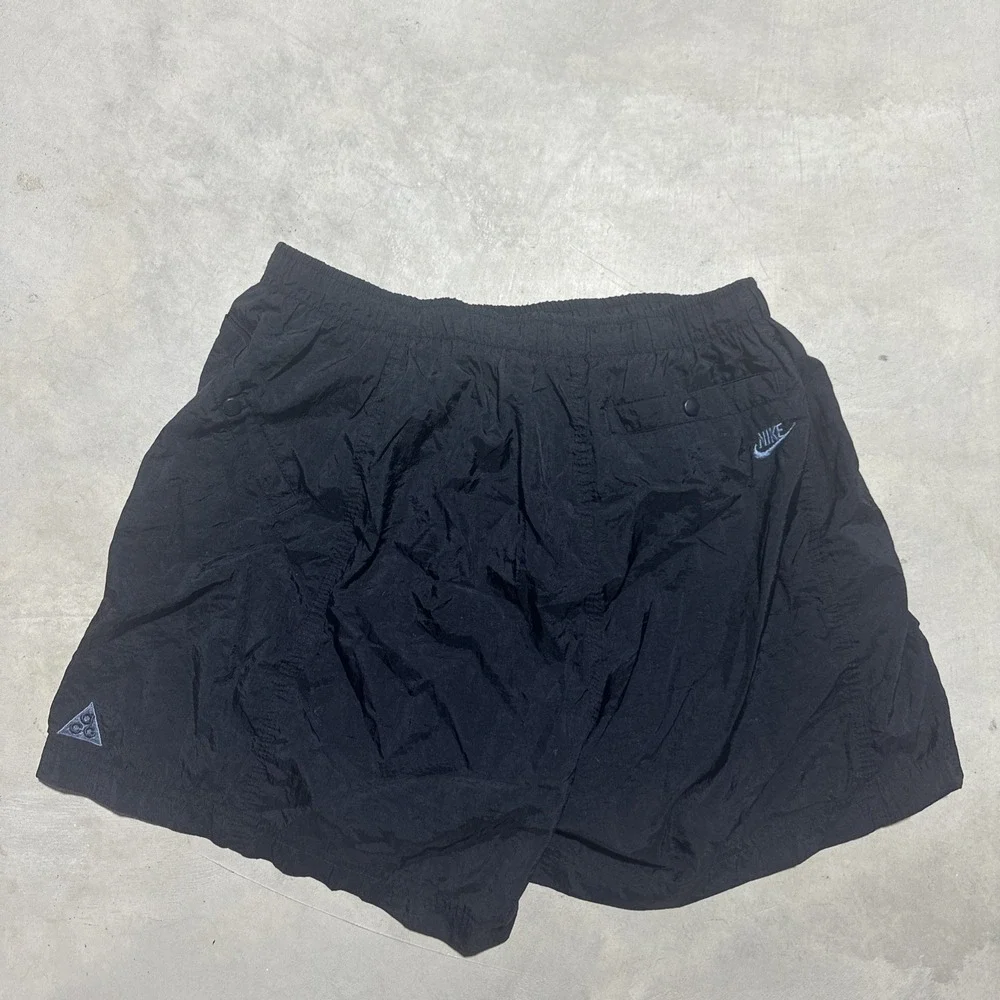 Vintage 1990s Nike ACG Logo Nylon Shorts Black Colorway Baggy SZ M Adult